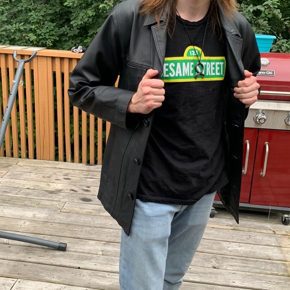 Genuine leather buttoned jacket, brand is Nevada, mens size small - Picture 3 of 7